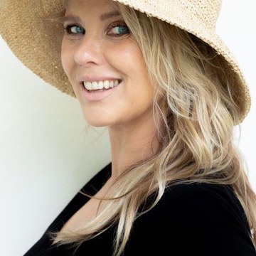 Chantal Janzen - Playboy and Event Shoots Collection in babettevanveenofficial_3270228611841407351.jpg - hidden celebrity photo